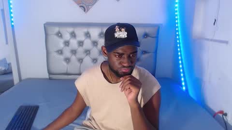 Andrew  online show from November 2025 06:24:02 PM