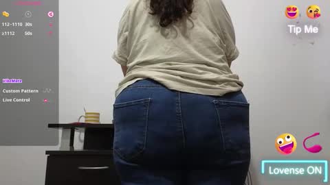 Snapshot of bbw_milf_4u chatting on November 2025 12:18:01 PM Emma online show from November 2025 12:18:01 PM