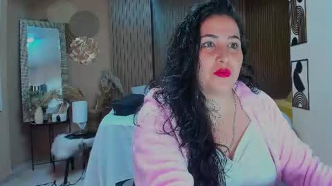 Snapshot of bbwluxurymuse chatting on June 2026 12:04:02 PM bbwluxurymuse online show from June 2026 12:04:02 PM
