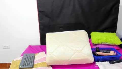 Salome online show from November 2025 02:16:01 PM