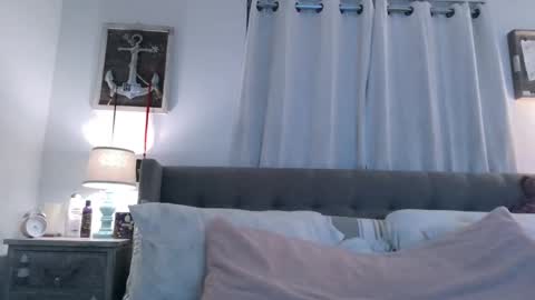 Snapshot of beach_bunny69 chatting on January 2025 09:21:02 AM Emma online show from January 2025 09:21:02 AM