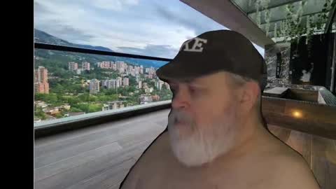 Snapshot of bear4muscle chatting on December 2024 10:57:02 PM Dookie online show from December 2024 10:57:02 PM