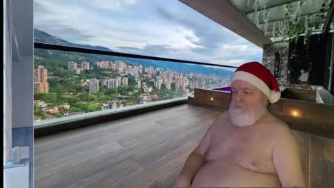 Snapshot of bear4muscle chatting on December 2024 12:04:02 AM Dookie online show from December 2024 12:04:02 AM