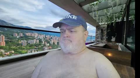 Snapshot of bear4muscle chatting on October 2025 06:41:02 PM Dookie online show from October 2025 06:41:02 PM