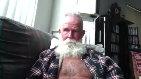 Snapshot of beardbushy chatting on November 2025 05:35:01 PM beardbushy online show from November 2025 05:35:01 PM
