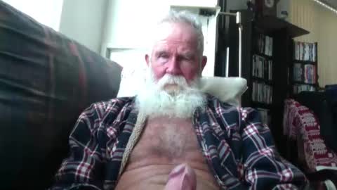 Snapshot of beardbushy chatting on December 2025 04:56:01 PM beardbushy online show from December 2025 04:56:01 PM