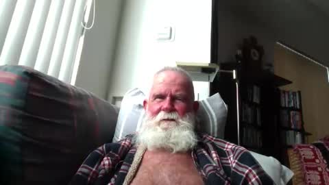 beardbushy online show from May 2026 05:40:02 PM