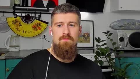 Snapshot of bearded_legend chatting on September 2025 08:41:02 PM Zeus online show from September 2025 08:41:02 PM