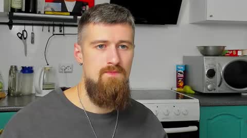 Snapshot of bearded_legend chatting on September 2025 06:57:01 PM Zeus online show from September 2025 06:57:01 PM