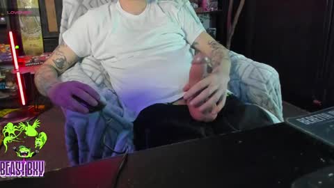 Snapshot of beastbxy chatting on March 2025 09:02:01 AM beast bxy online show from March 2025 09:02:01 AM