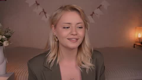 Beatrice online show from December 2025 08:17:01 PM