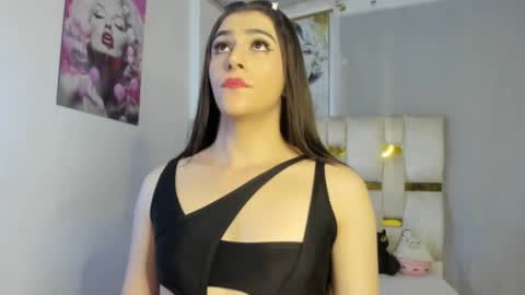 Snapshot of beautiful_doll888 chatting on December 2025 11:00:02 PM Valeria online show from December 2025 11:00:02 PM