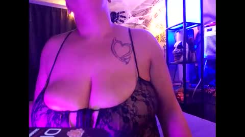 Snapshot of beautifull_sin69 chatting on October 2025 06:17:01 AM MONSTAHEAD69 online show from October 2025 06:17:01 AM