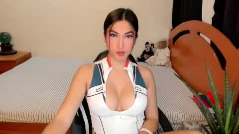 Snapshot of beautifullust chatting on September 2025 10:39:01 AM Queen Angela online show from September 2025 10:39:01 AM