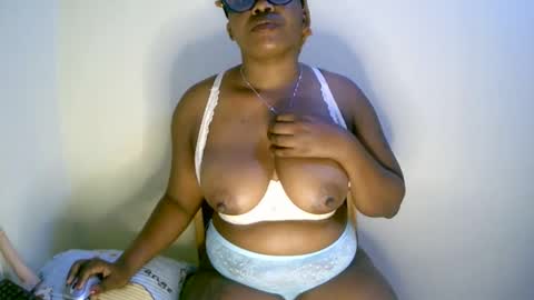 beautifulpeach2 online show from February 2025 03:37:02 AM