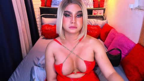 Snapshot of beautifulstrangerts chatting on December 2024 03:37:01 PM Queen Alexa online show from December 2024 03:37:01 PM