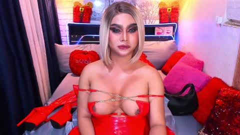 Snapshot of beautifulstrangerts chatting on January 2025 02:30:01 AM Queen Alexa online show from January 2025 02:30:01 AM