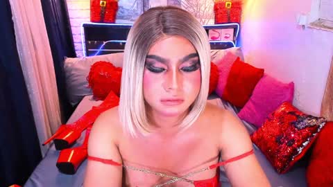 Snapshot of beautifulstrangerts chatting on January 2025 01:52:01 AM Queen Alexa online show from January 2025 01:52:01 AM