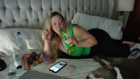 Snapshot of beauty4agent chatting on December 2024 10:16:02 PM beauty4agent online show from December 2024 10:16:02 PM