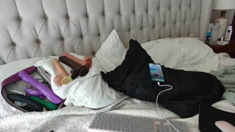 Snapshot of beauty4agent chatting on January 2025 03:46:01 PM beauty4agent online show from January 2025 03:46:01 PM