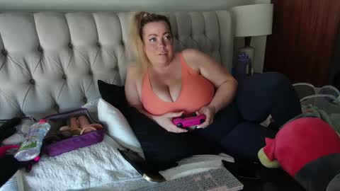 Snapshot of beauty4agent chatting on March 2025 07:22:01 PM beauty4agent online show from March 2025 07:22:01 PM