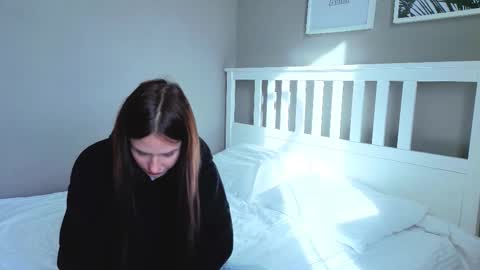 beauty_crown_baby online show from October 2025 07:42:02 AM