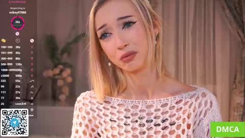 Snapshot of beauty_fuel chatting on November 2025 04:08:01 PM Polly online show from November 2025 04:08:01 PM