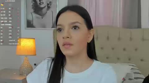 Ariana Reyes online show from November 2025 12:38:02 PM