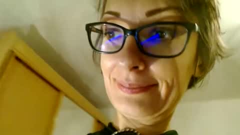 Snapshot of bebacksooon chatting on December 2024 07:42:02 PM Raluca online show from December 2024 07:42:02 PM