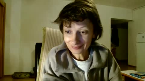 Snapshot of bebacksooon chatting on December 2024 08:28:02 PM Raluca online show from December 2024 08:28:02 PM