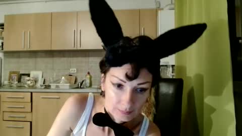 Snapshot of bebacksooon chatting on October 2025 05:22:02 PM Raluca online show from October 2025 05:22:02 PM
