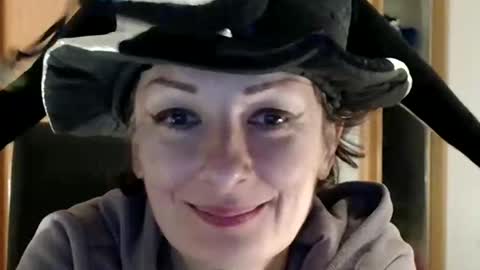 Snapshot of bebacksooon chatting on November 2025 08:11:01 PM Raluca online show from November 2025 08:11:01 PM