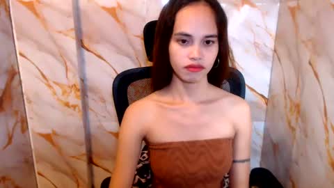 Snapshot of beccamiller22 chatting on June 2026 01:05:02 AM becca online show from June 2026 01:05:02 AM