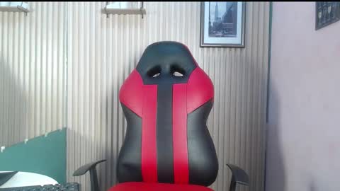 Snapshot of becker2_ chatting on December 2025 11:10:01 PM becker2_ online show from December 2025 11:10:01 PM