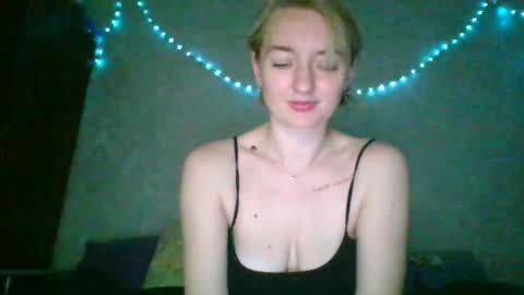 BeckiXOlensy online show from May 2026 10:33:02 AM
