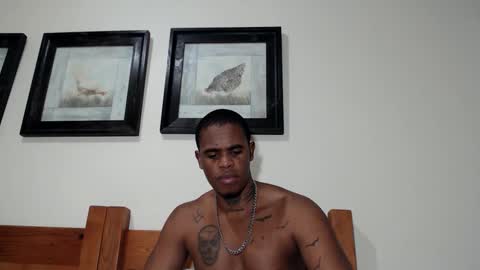 Snapshot of bedroom_gangster chatting on October 2025 07:55:01 PM Frank online show from October 2025 07:55:01 PM