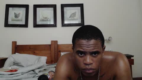 Snapshot of bedroom_gangster chatting on October 2025 09:43:02 AM Frank online show from October 2025 09:43:02 AM