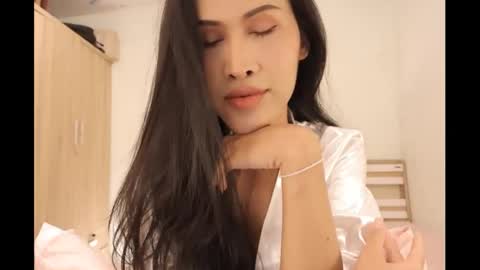 Snapshot of bee_thai chatting on December 2024 05:40:02 PM bee_thai online show from December 2024 05:40:02 PM