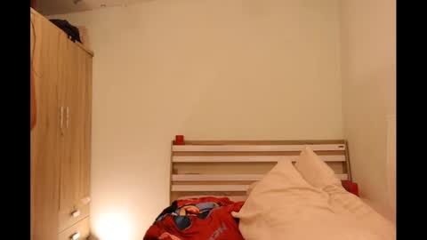 Snapshot of bee_thai chatting on March 2025 03:31:01 PM bee_thai online show from March 2025 03:31:01 PM