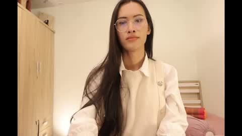 Snapshot of bee_thai chatting on November 2025 07:47:01 PM bee_thai online show from November 2025 07:47:01 PM