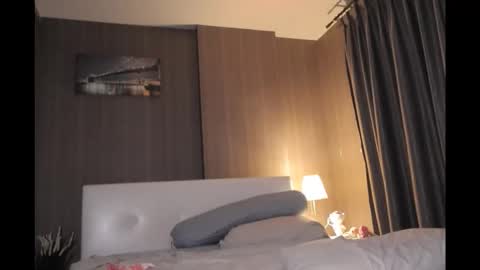 bee_thai online show from December 2025 05:19:02 PM