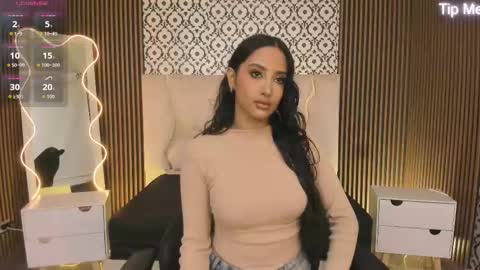 BELLA online show from October 2025 01:33:02 PM