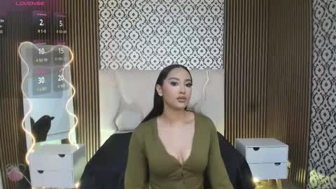 BELLA online show from November 2025 08:29:01 PM