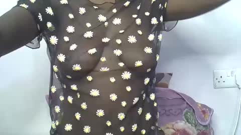 Snapshot of beeswee chatting on December 2024 05:47:02 PM beeswee online show from December 2024 05:47:02 PM