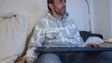 Snapshot of begbestuk chatting on September 2025 03:08:01 AM begbestuk online show from September 2025 03:08:01 AM