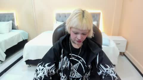 Bela online show from April 2026 12:10:01 PM