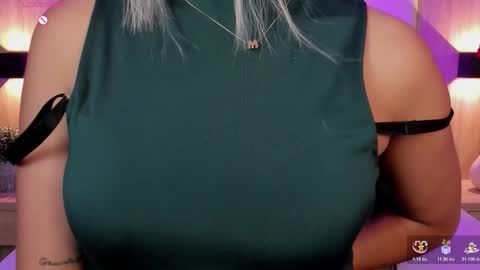 Bella cam online show from November 2025 07:58:01 PM