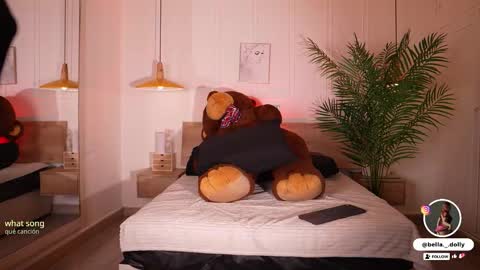 Snapshot of bella__donne chatting on November 2025 11:54:01 AM online show from November 2025 11:54:01 AM