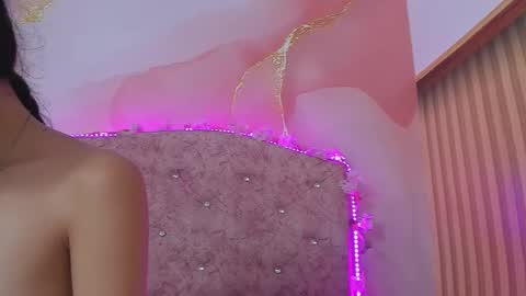 Snapshot of bella__sweets chatting on November 2025 10:37:02 AM Melanie online show from November 2025 10:37:02 AM