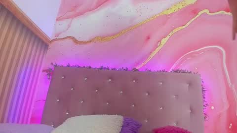 Snapshot of bella__sweets chatting on January 2026 10:42:02 AM Melanie online show from January 2026 10:42:02 AM